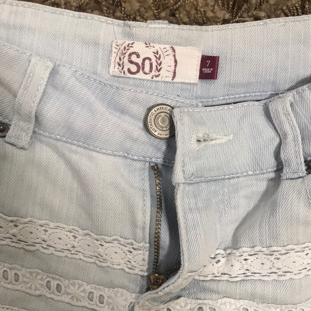 Shorts - Picture 3 of 3